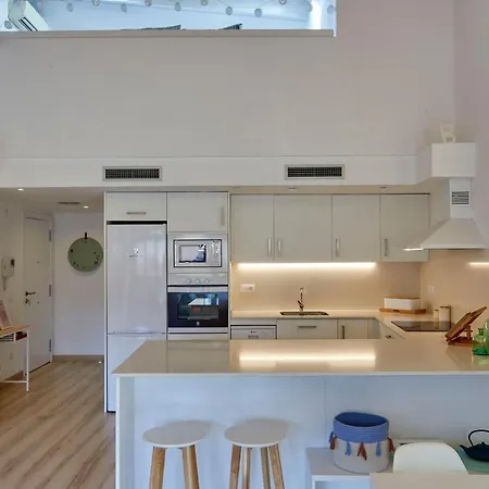Rei Martí, Apartamento Girona