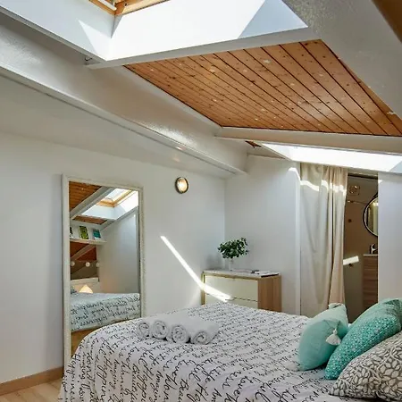 Rei Martí, Apartamento Girona